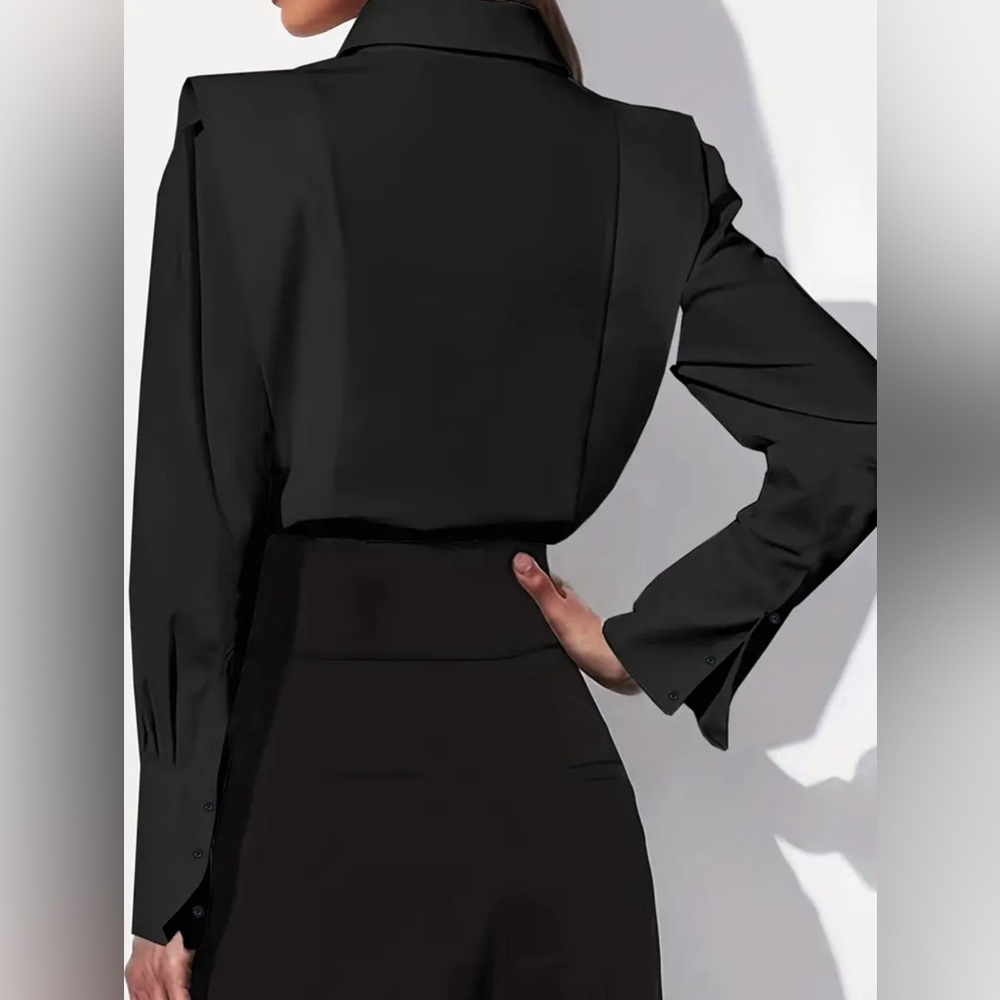 Black Elegant Solid Button Front Shirt - Flattering Lapel - Picture 4 of 8